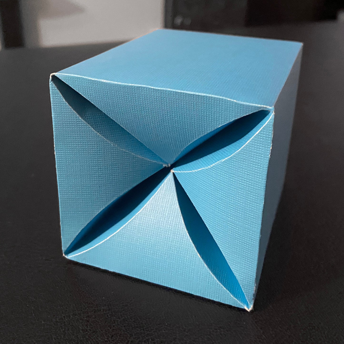 Curved Snap Lock Box