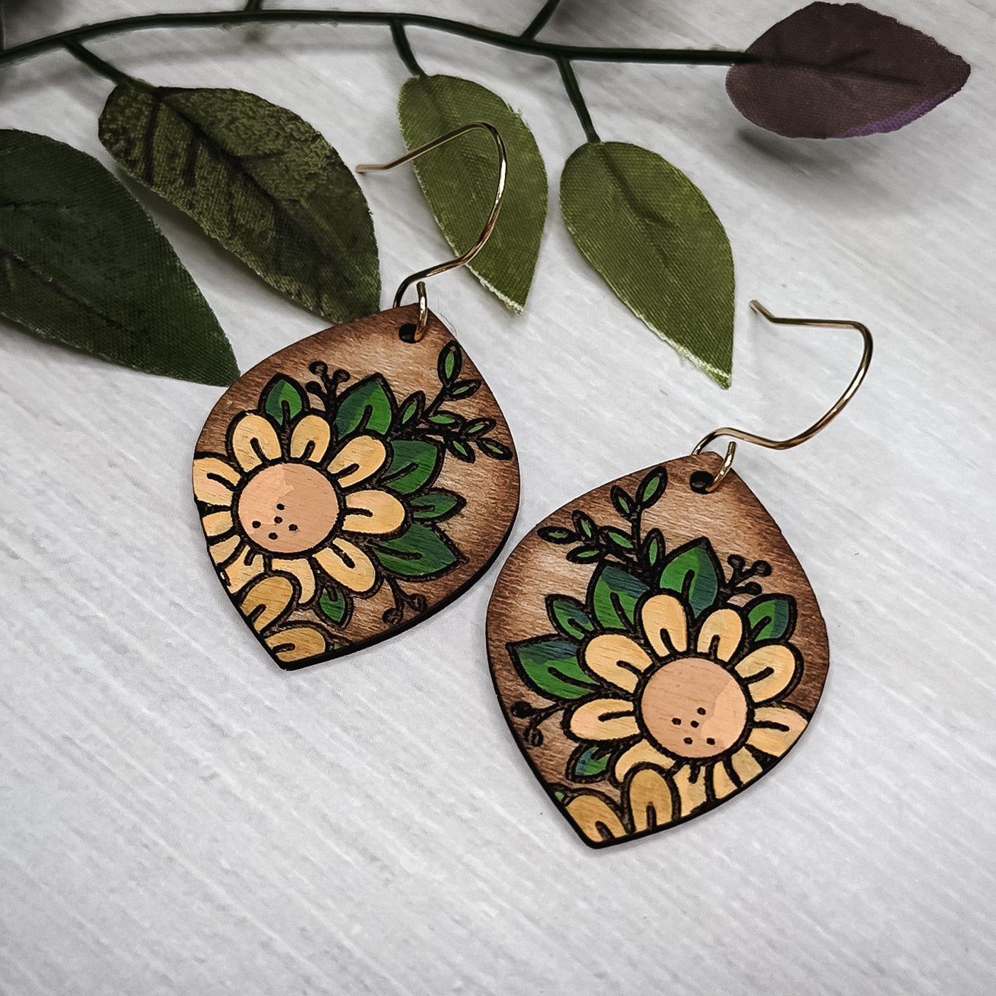 Daisy Teardrop Dangle Earrings - Glowforge