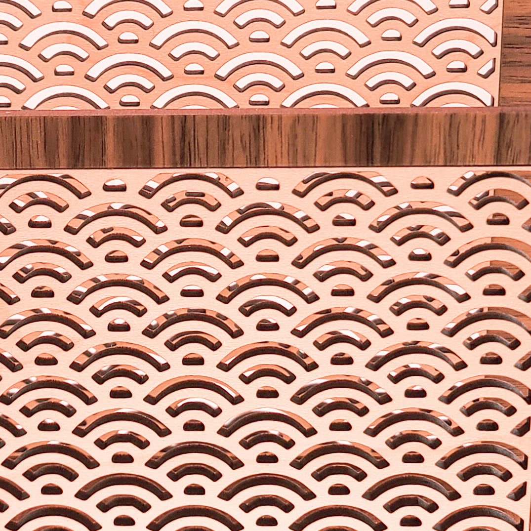 Wave-Patterned Vertical Napkin Holder