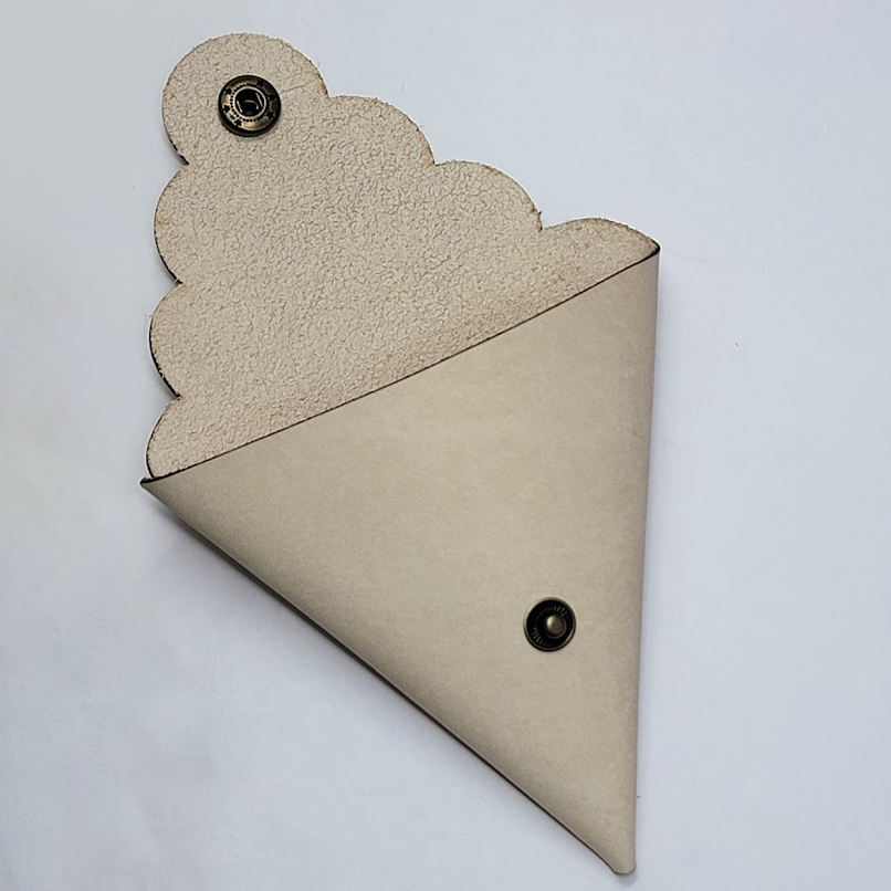 No-Stitch Leather Scalloped Coin Pouch With Pocket