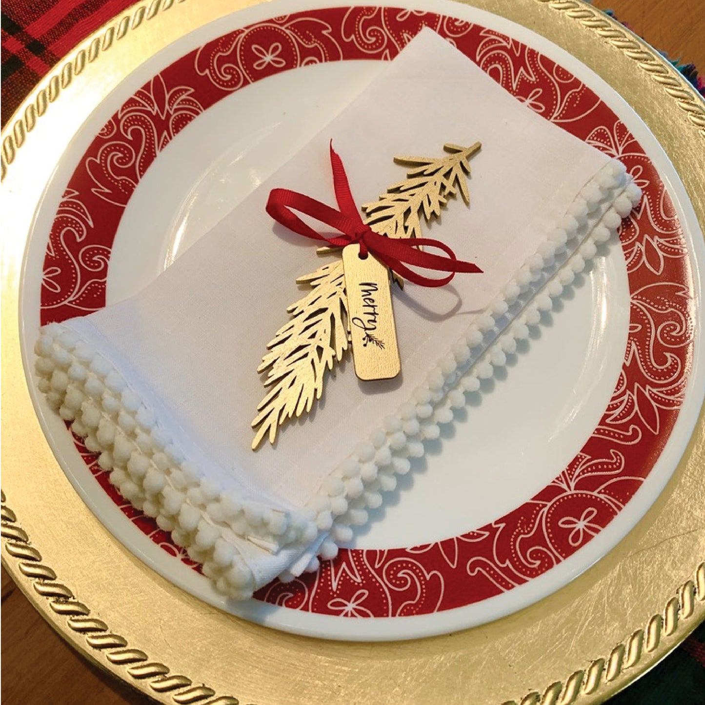 Pine Leaf Christmas Holiday Plate or Place Setting Decor