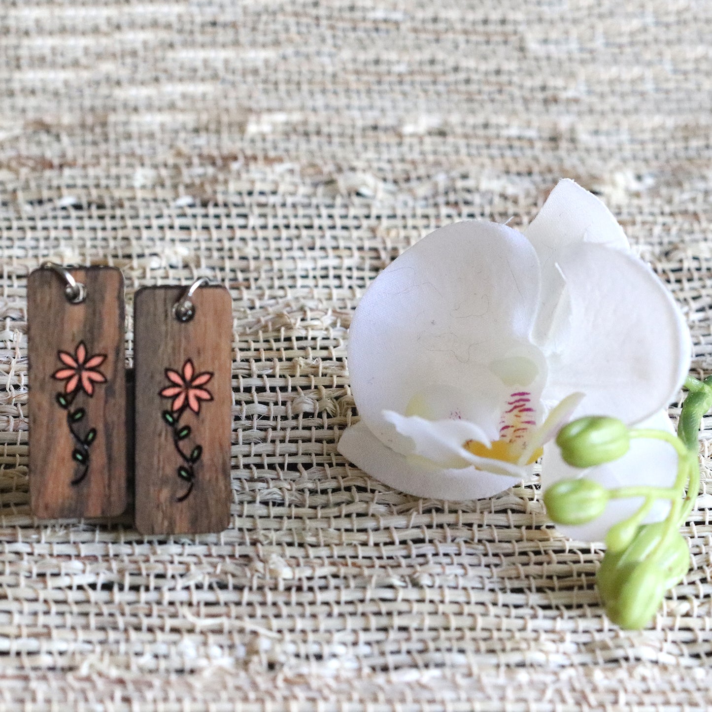Pointed Daisy Flower Earrings