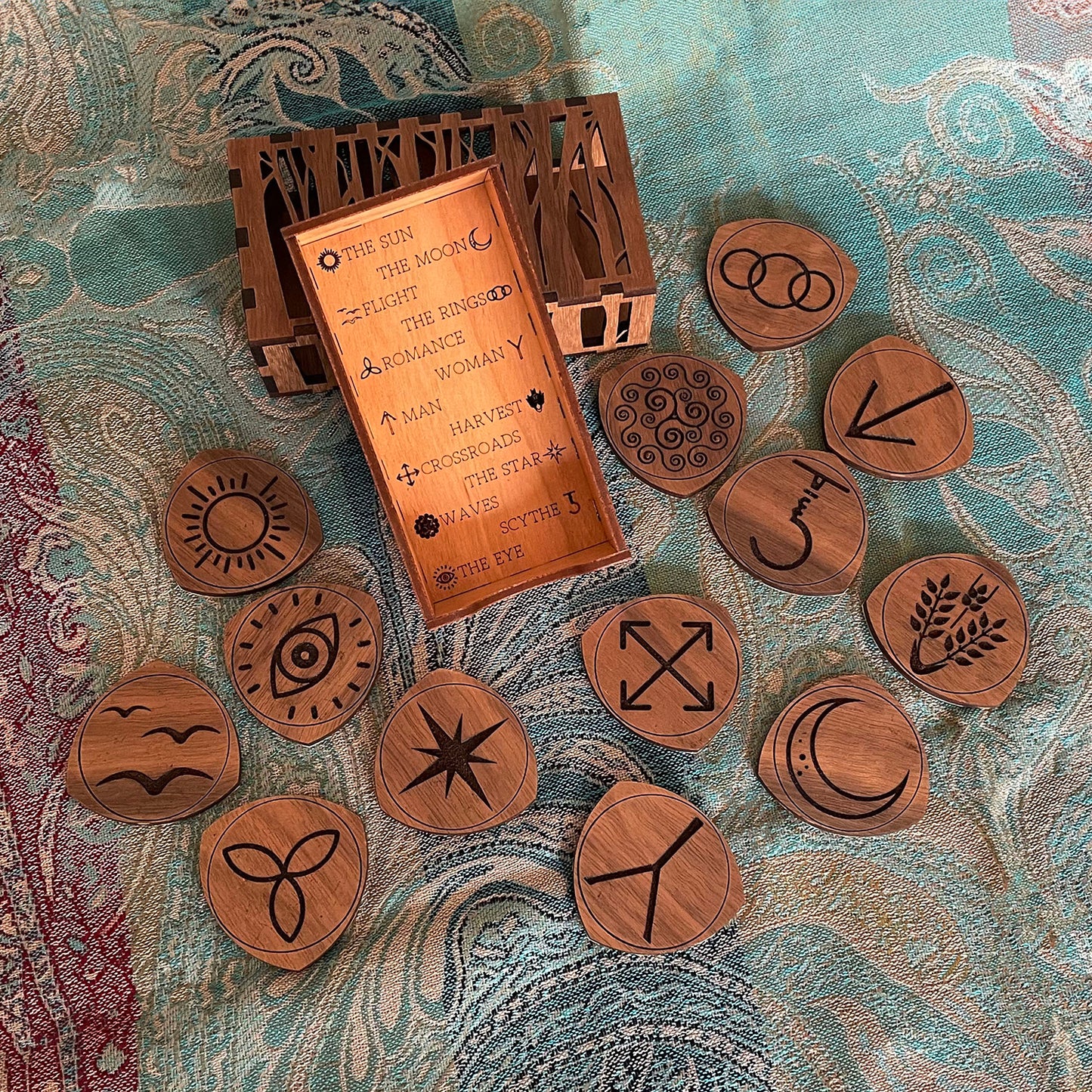 13 Witches Runes with Drawer