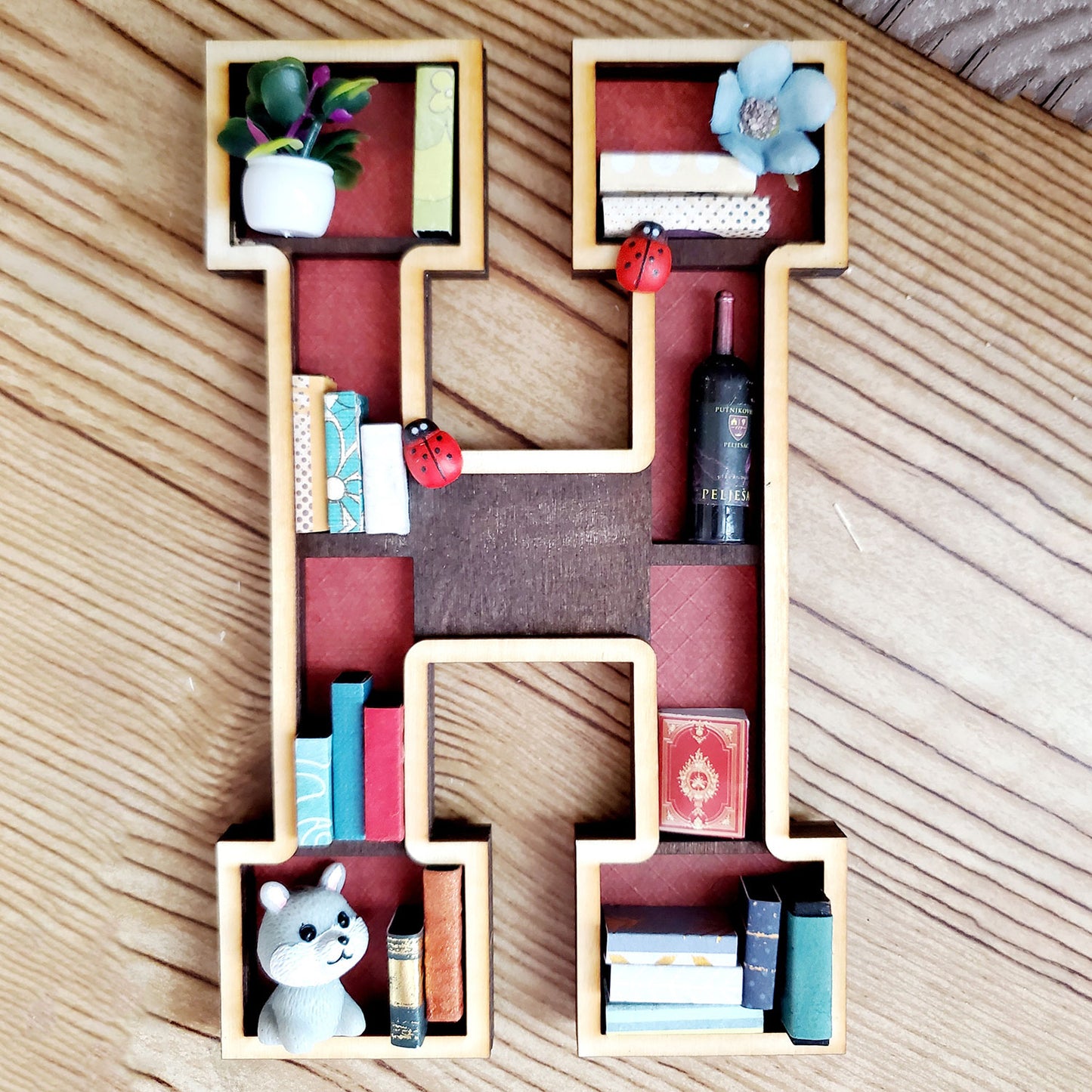 Alphabet Miniature Bookshelf - Letter "H"