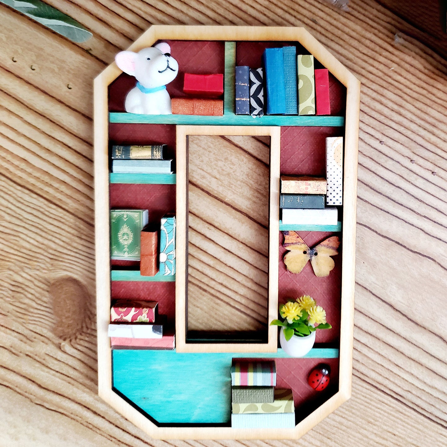 Alphabet Miniature Bookshelf - Letter "O"