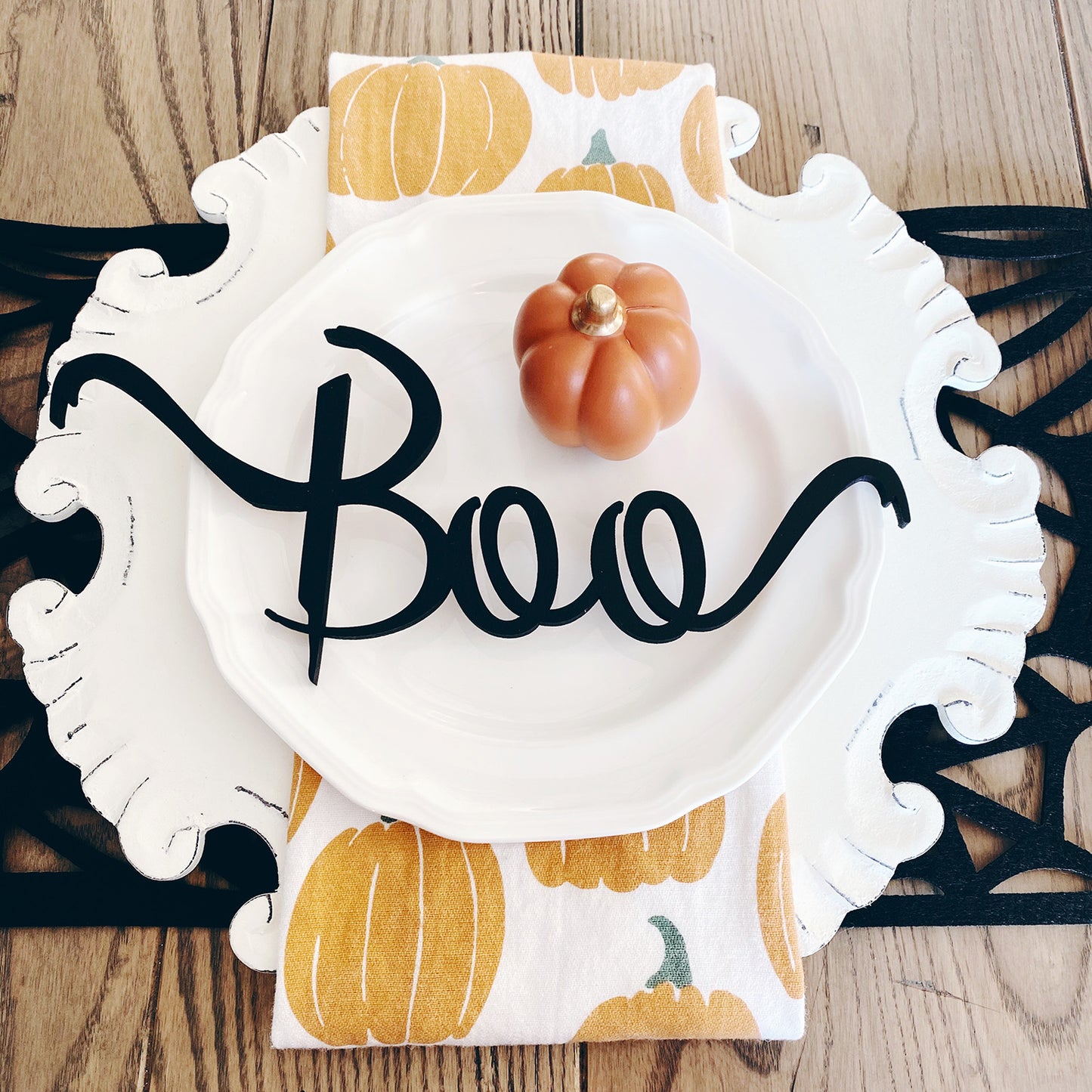Halloween Plate Words Tablescape (Set of 6)