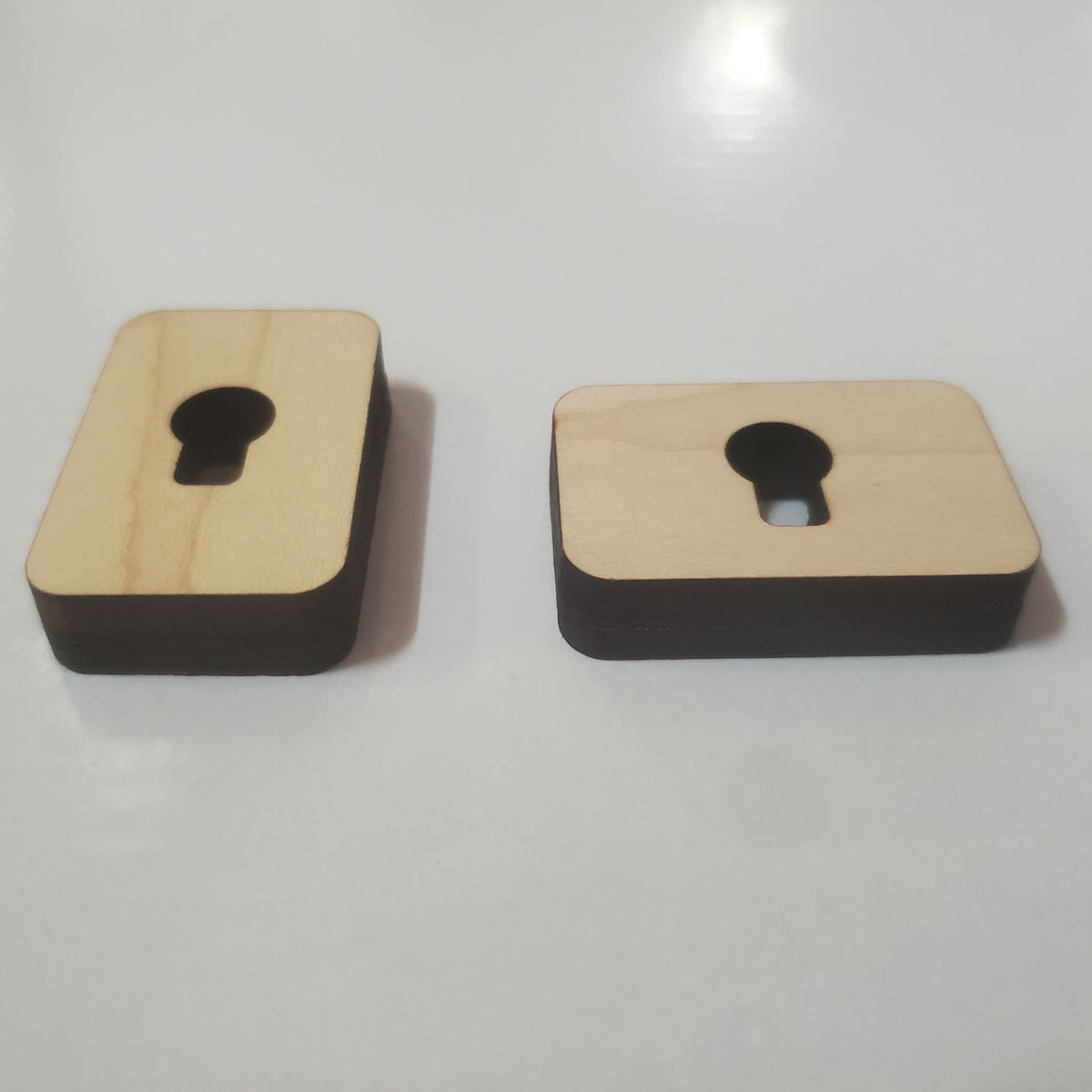 Keyhole Hangers (Set of 4) – Glowforge Shop