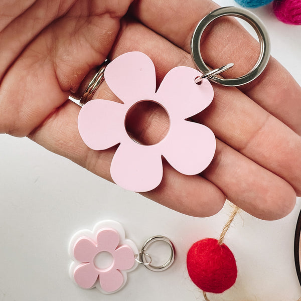 Retro Flower Keychain - Groovy 70's Style Key Ring (Set of 2 ...