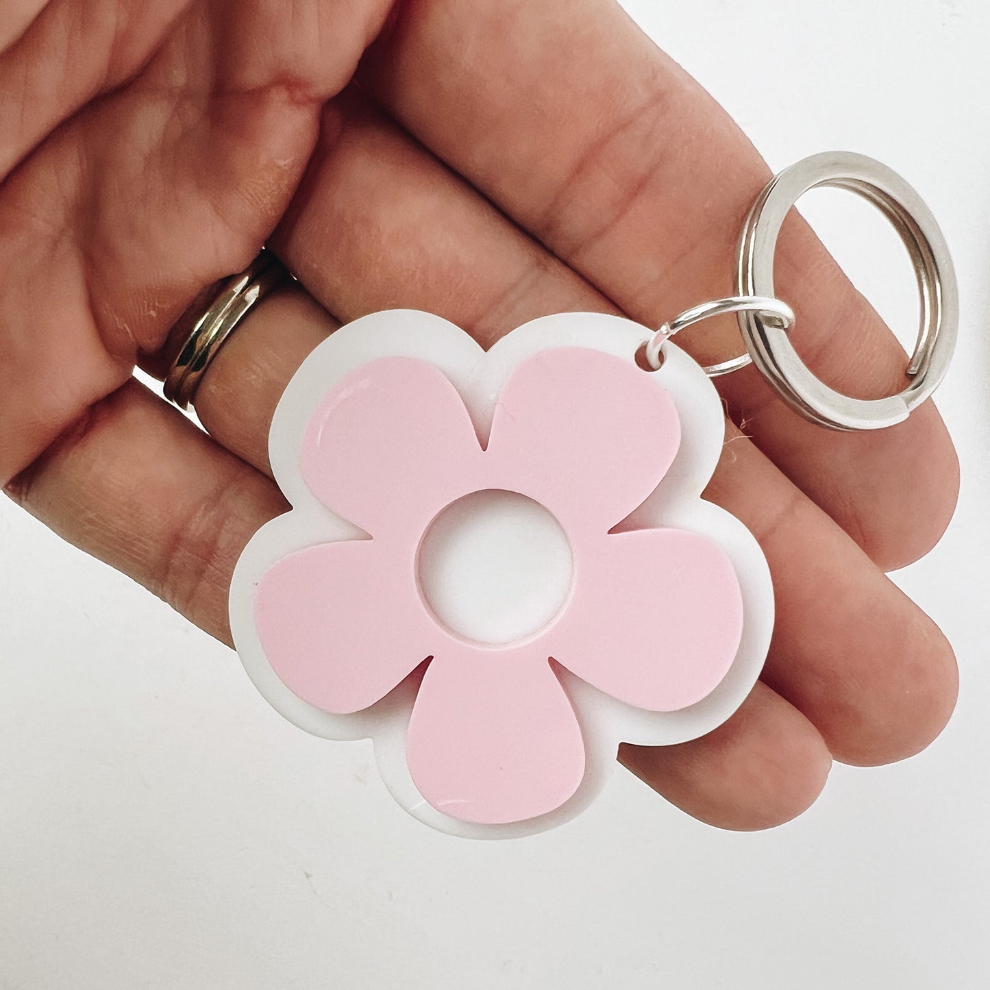 Retro Flower Keychain - Groovy 70's Style Key Ring (Set of 2)