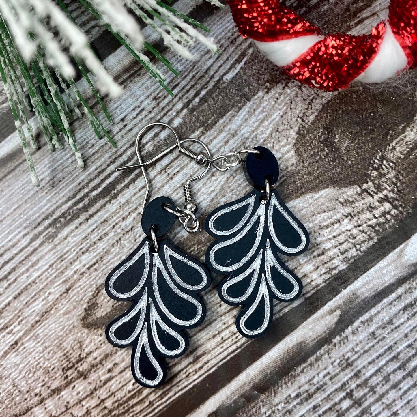 Stylized Drip Feather Drop Earrings