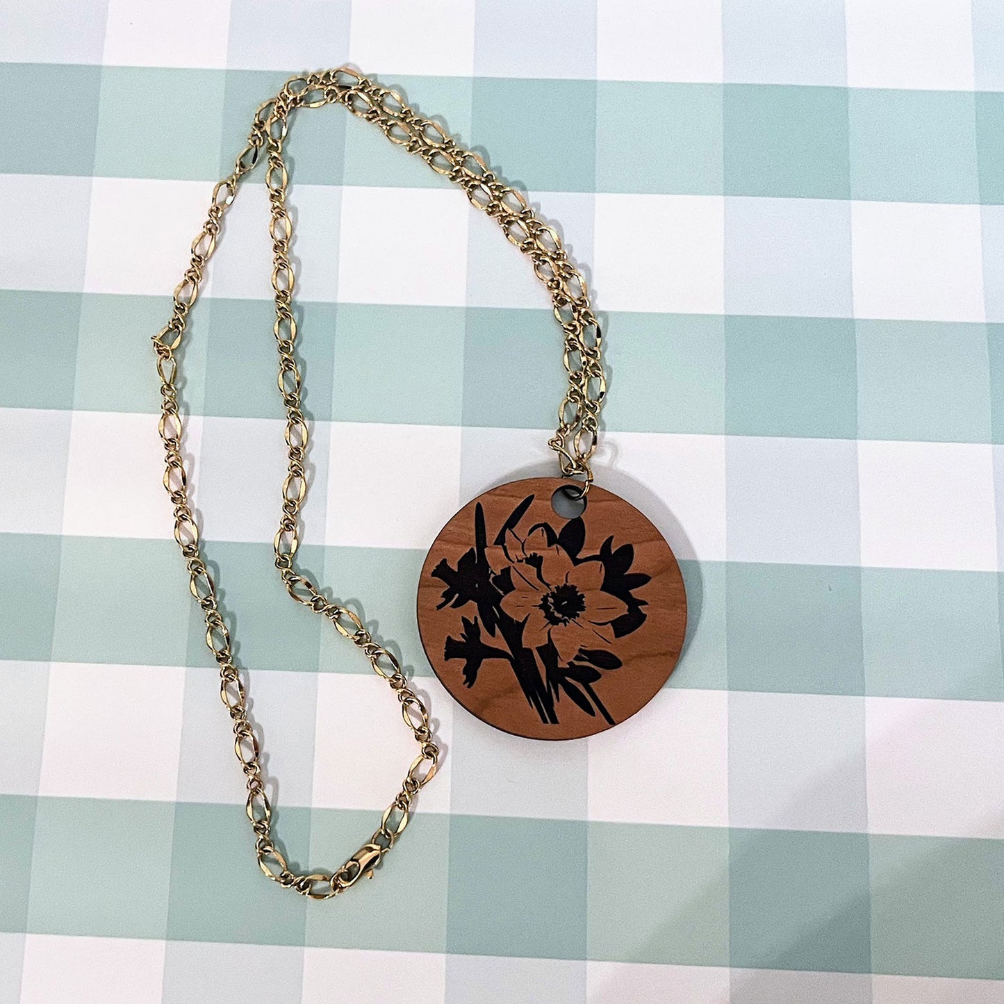 Daffodil Necklace Pendant - Glowforge