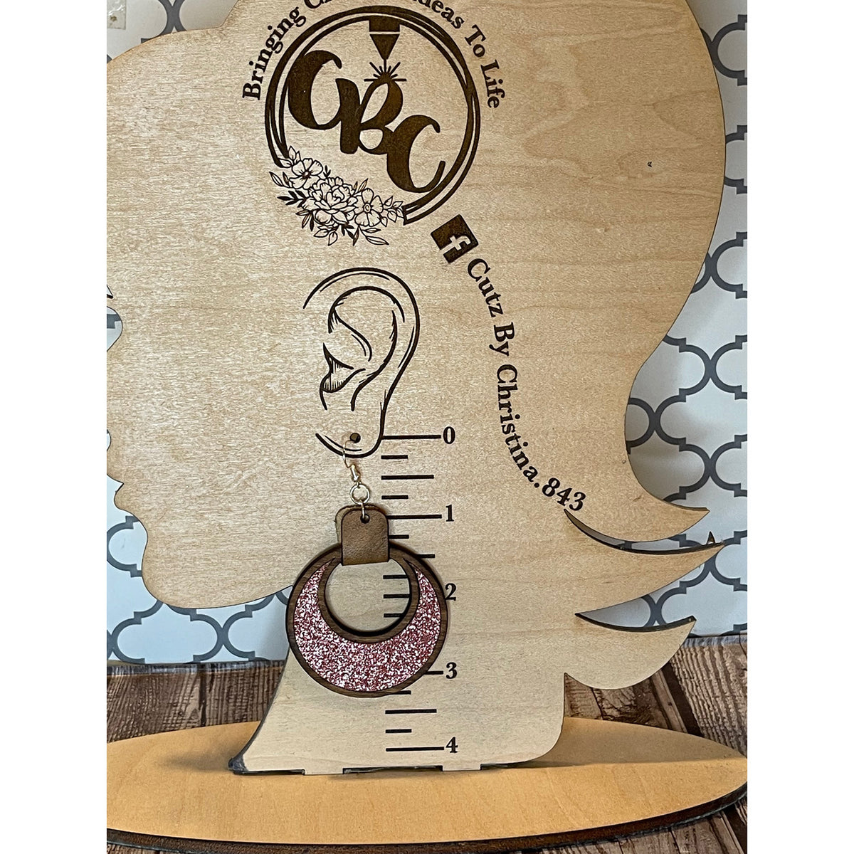 Large Display Ear Earring Head Display with Measurement – Glowforge Shop