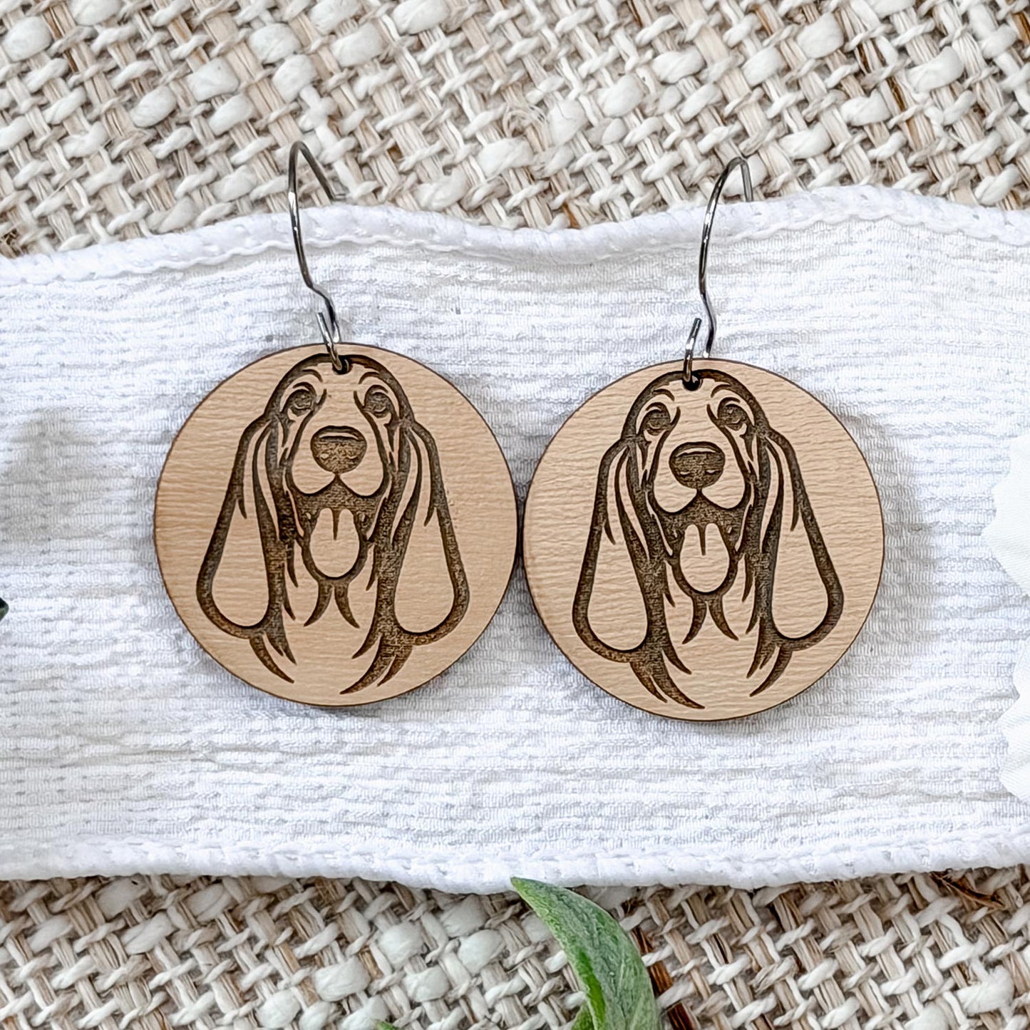 Engraved Basset Hound Circle Dangle Earrings Set - Glowforge