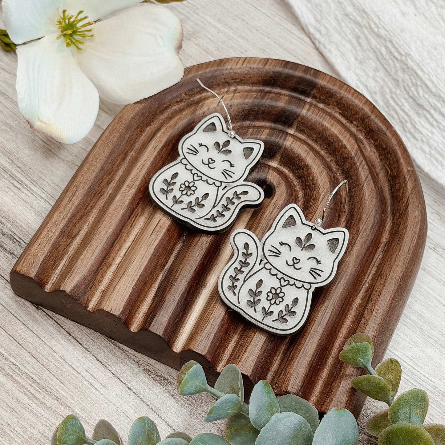 Folk Art Cat Earrings - Glowforge