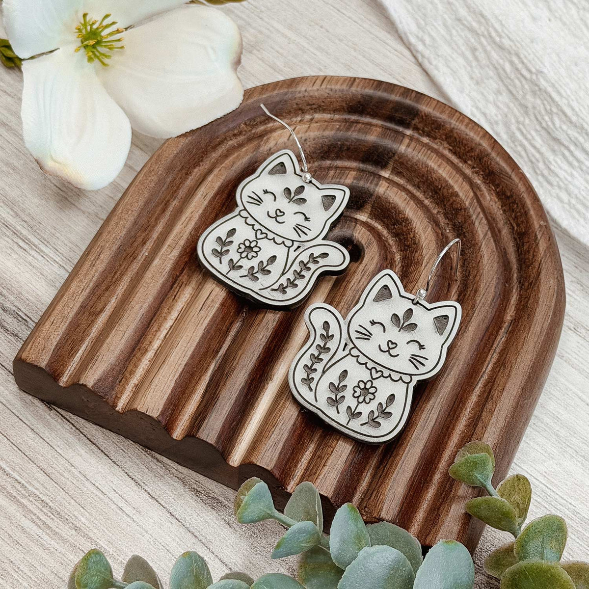 Folk Art Cat Earrings - Glowforge