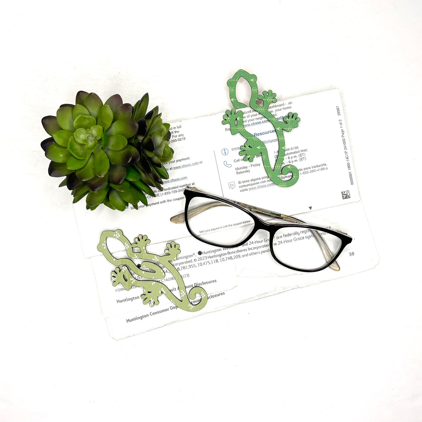 Gecko Shaped Bookmark with Card Backer - Paperclip - Snack Bag Closure - Glowforge
