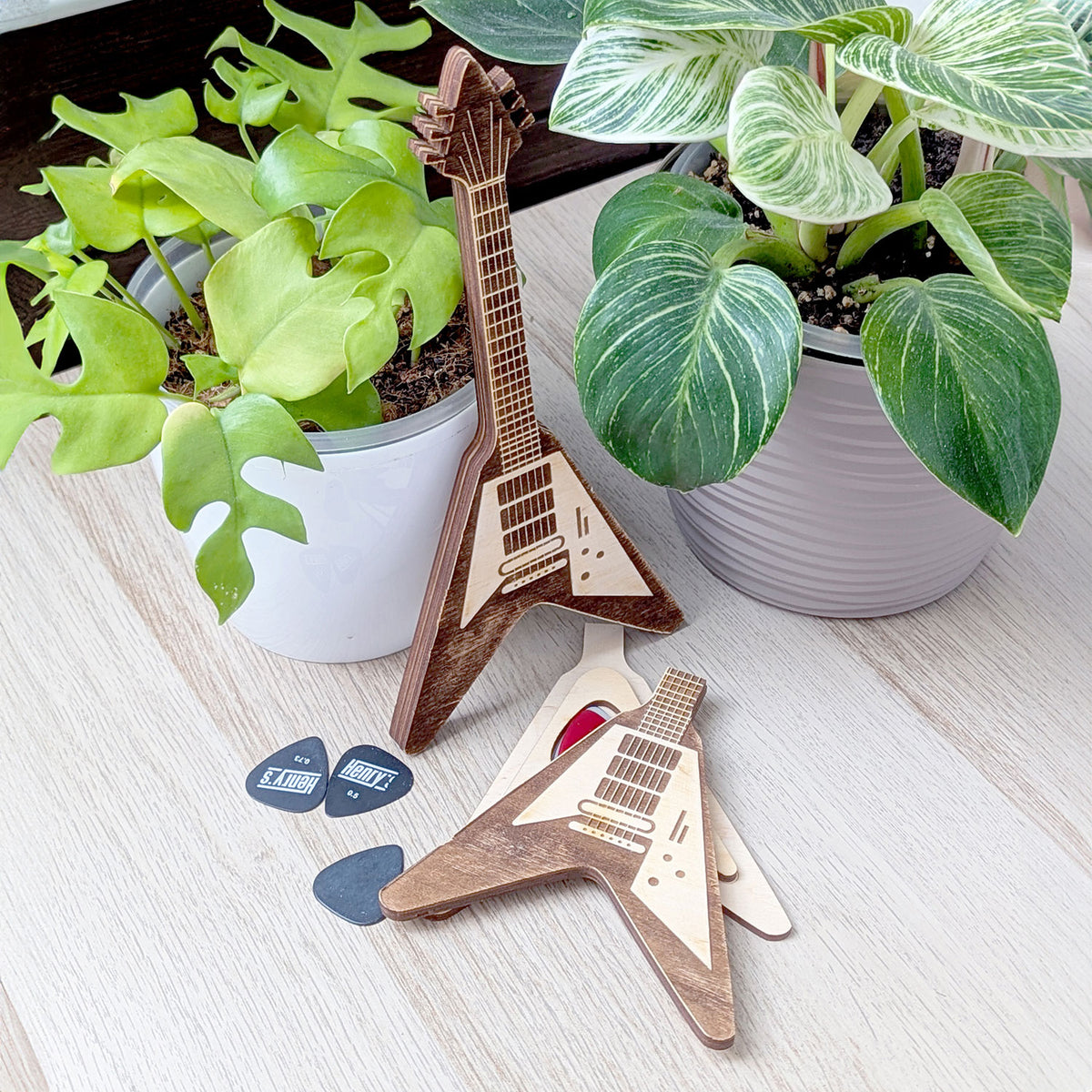 Guitar Pick Holder II – Compact Electro Guitar-Shaped Plectrum Storage - Glowforge