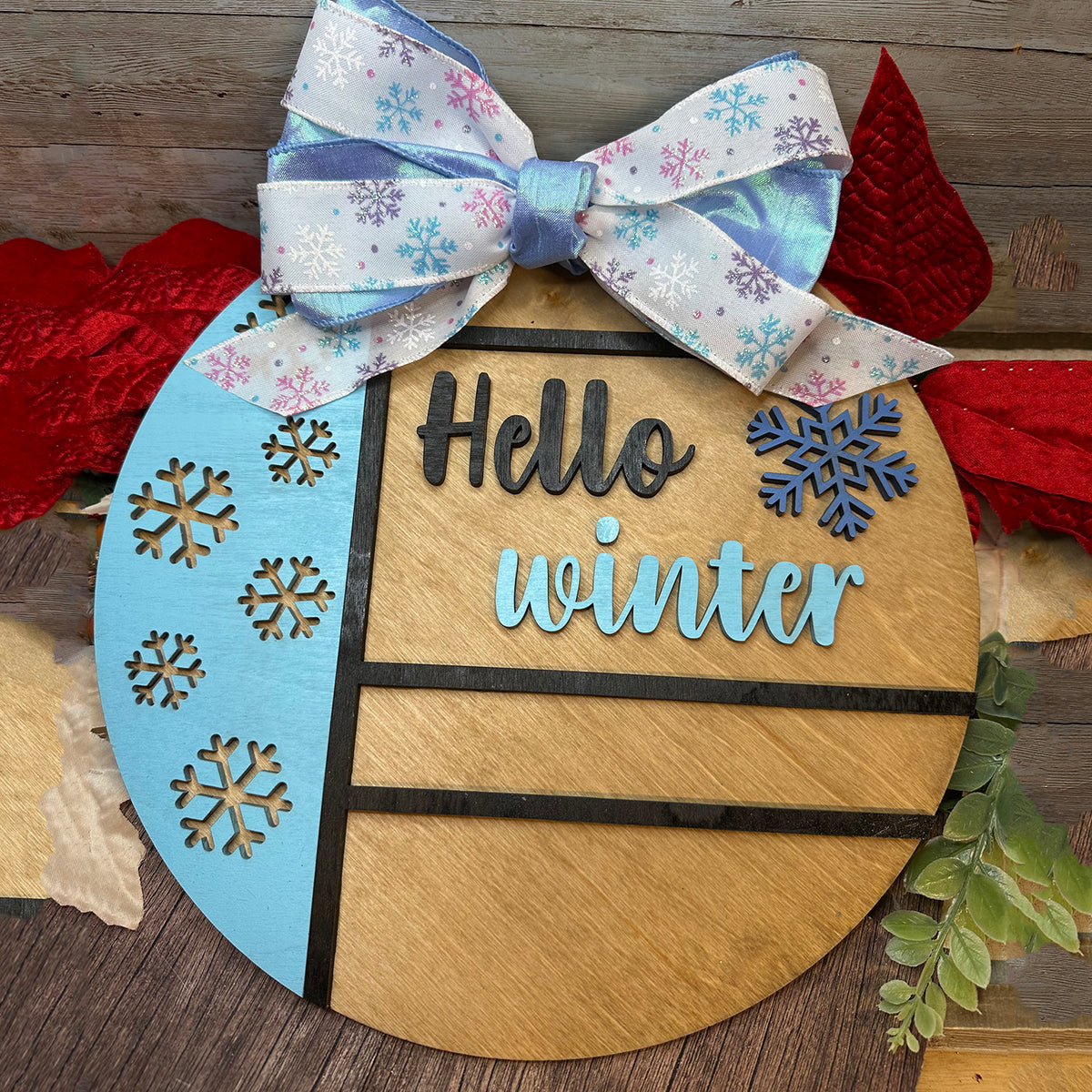 FairySandy Hello Winter Wooden Door Sign – Round Cardinal Design, Farmhouse Christmas Decor