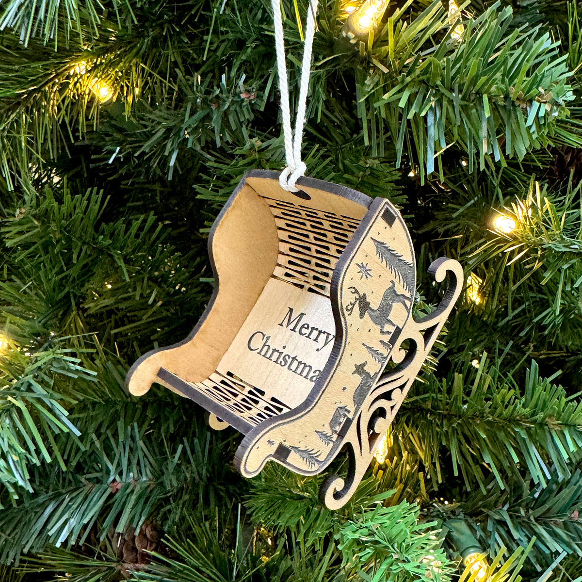 Small Living Hinge Christmas Sleigh – Ornament & Gift Card Holder (Medium Proofgrade) - Glowforge