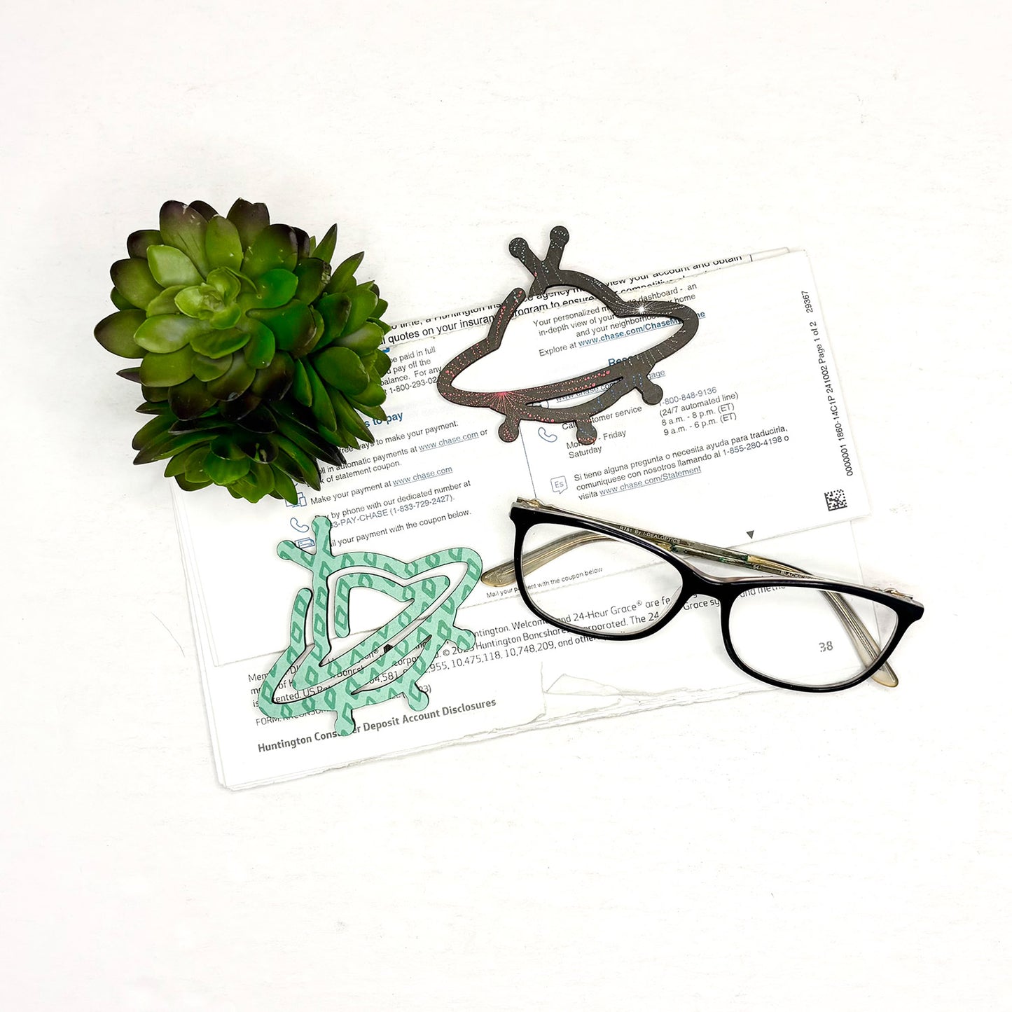 UFO Shaped Bookmark with Card Backer - Paperclip - Snack Bag Closure - Glowforge