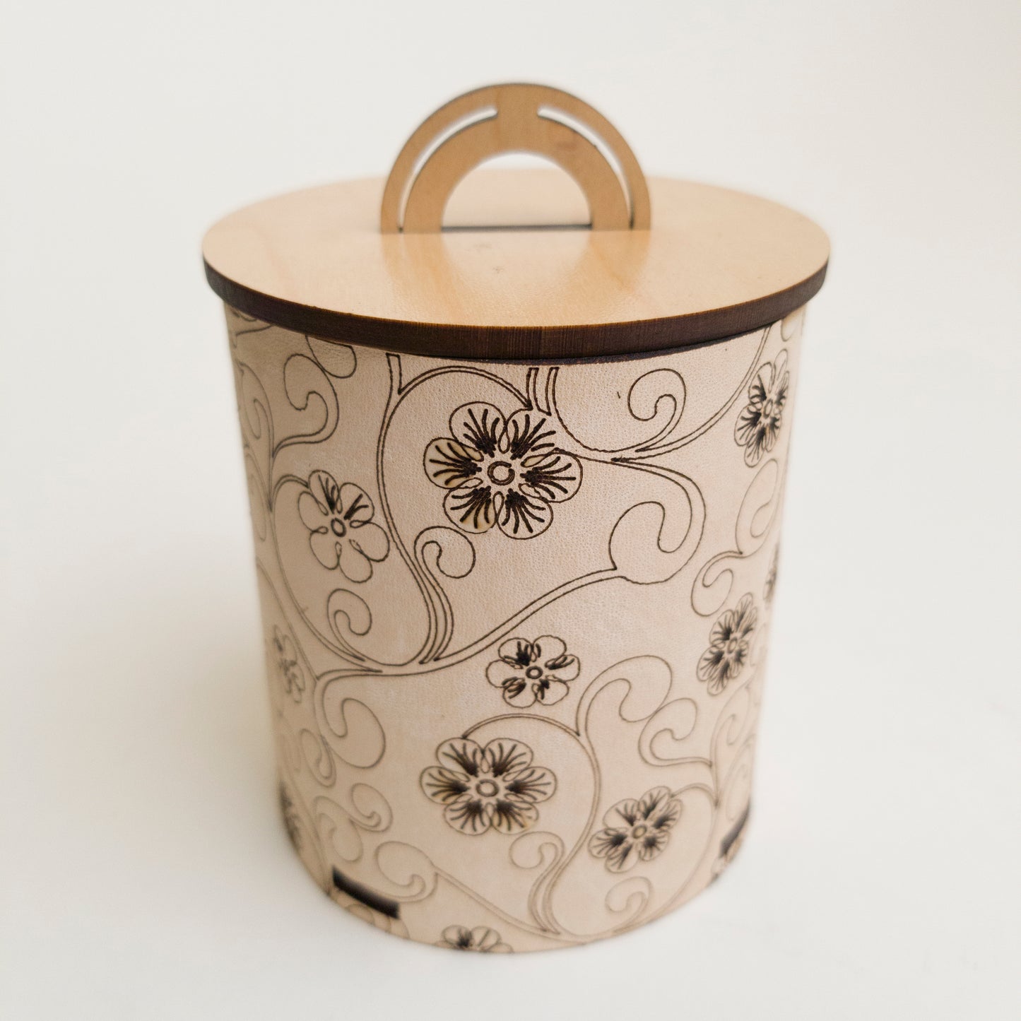 No-Sew Cylindrical Leather Container