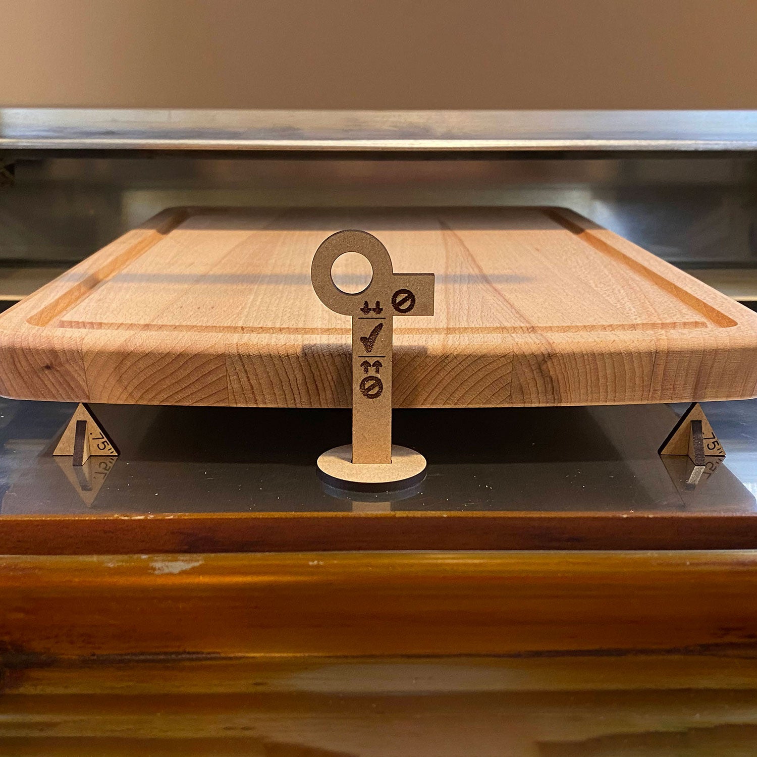 Engraving Material Support Set (Painters' Pyramids) β Glowforge Shop