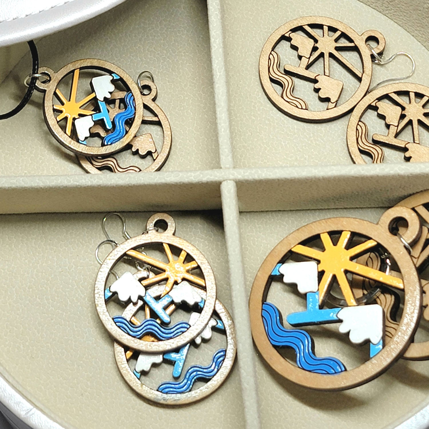 Mountain Morning Earrings, Pendant, and Keychain Set – Glowforge Shop