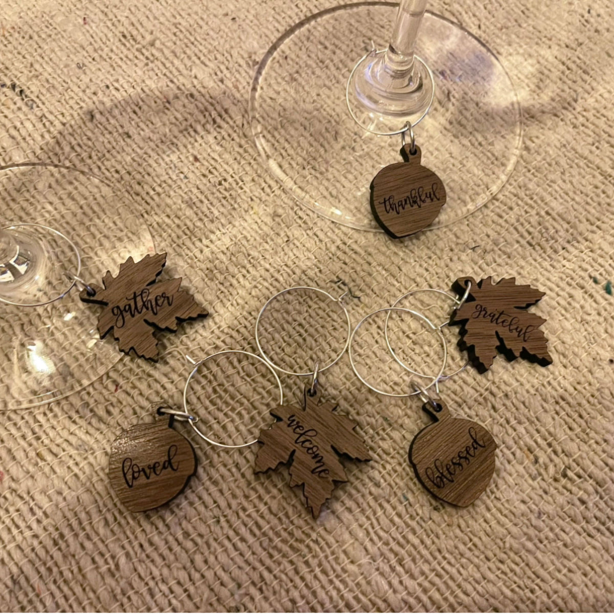 Avanti Wine Charms - Golden Christmas Boxed Set of 6 - Organise and Store Avanti Wine Charms - Golden Christmas Boxed Set of 6 - Organise and Store