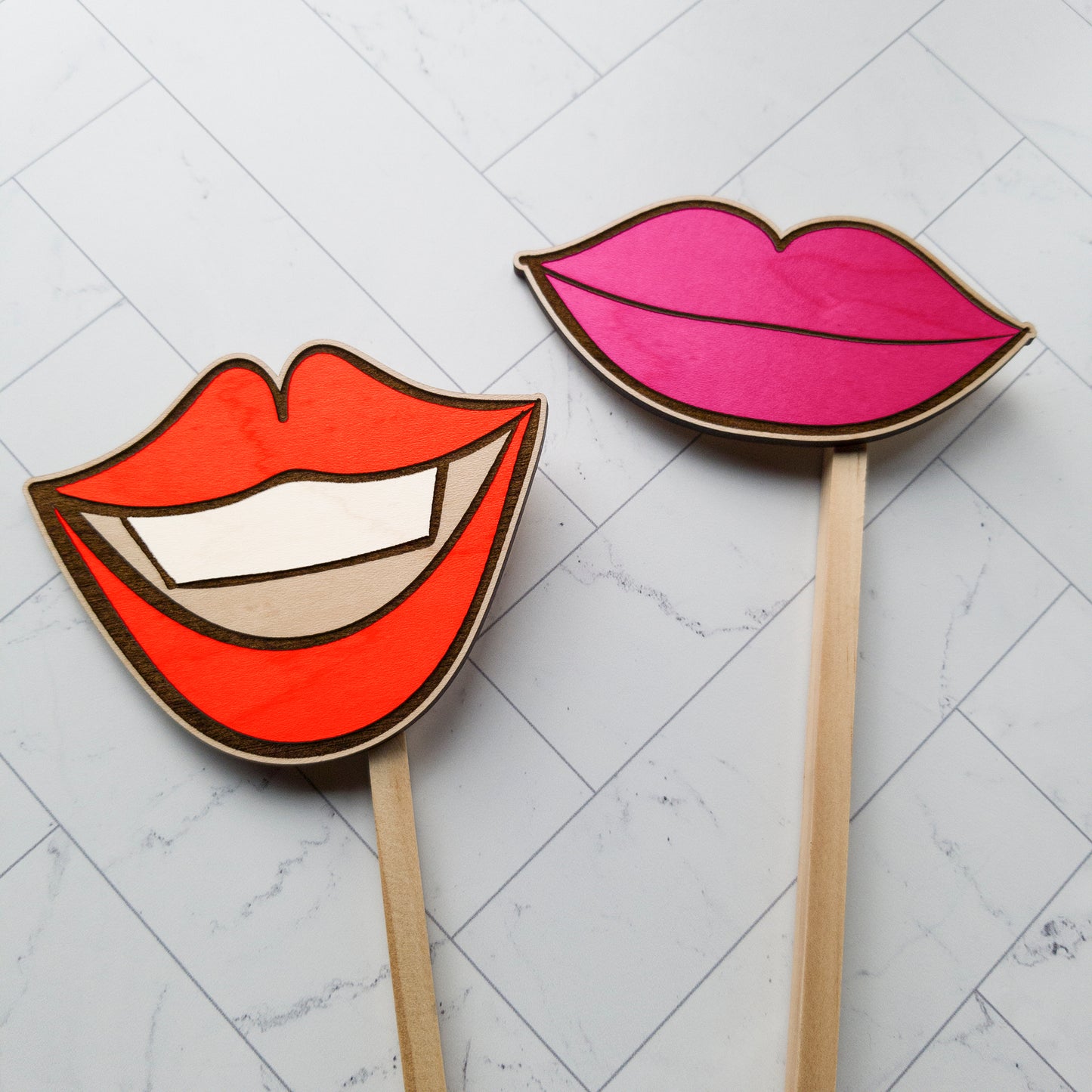 Comical Lips Photobooth Props (Set of 2)